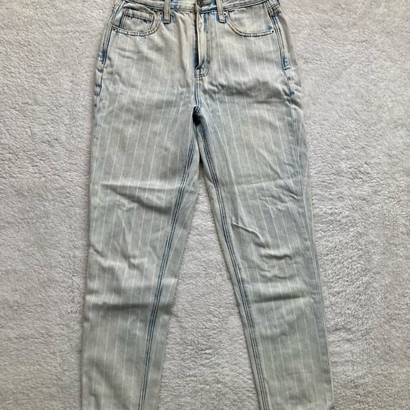 American Eagle High Rise Mom Jeans - Picture 2 of 6